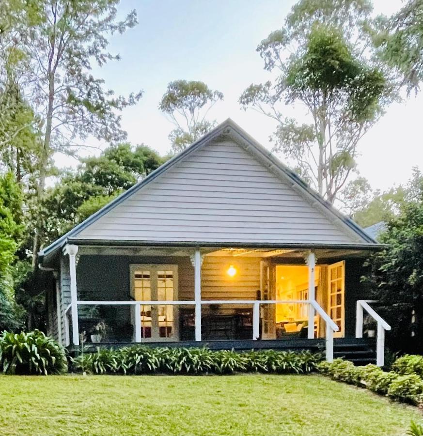 Romantic Cottage, Tamborine Mountain Экстерьер фото