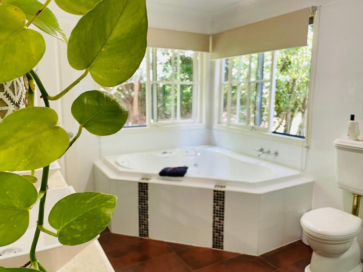 Romantic Cottage, Tamborine Mountain Экстерьер фото