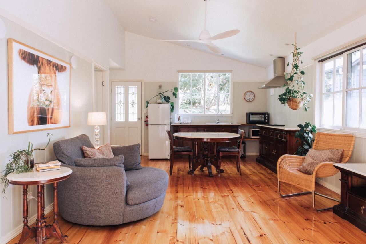 Romantic Cottage, Tamborine Mountain Экстерьер фото