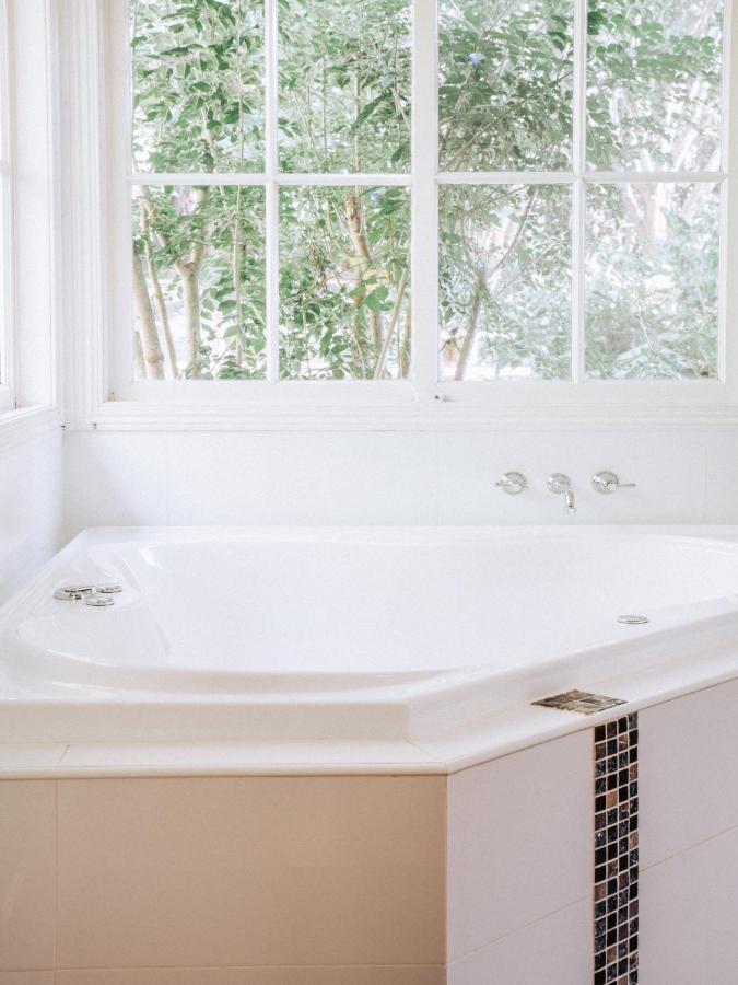 Romantic Cottage, Tamborine Mountain Экстерьер фото