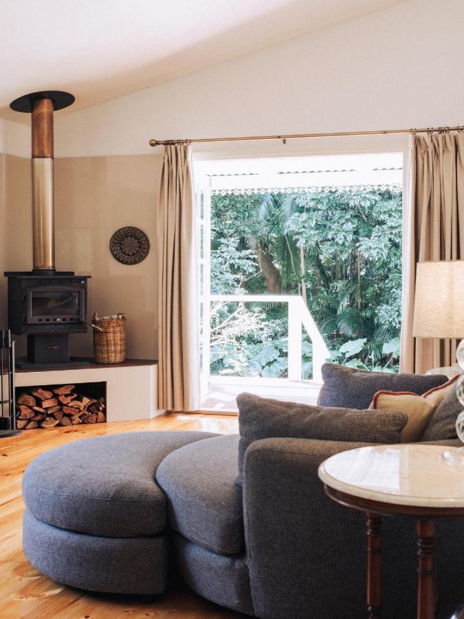 Romantic Cottage, Tamborine Mountain Экстерьер фото