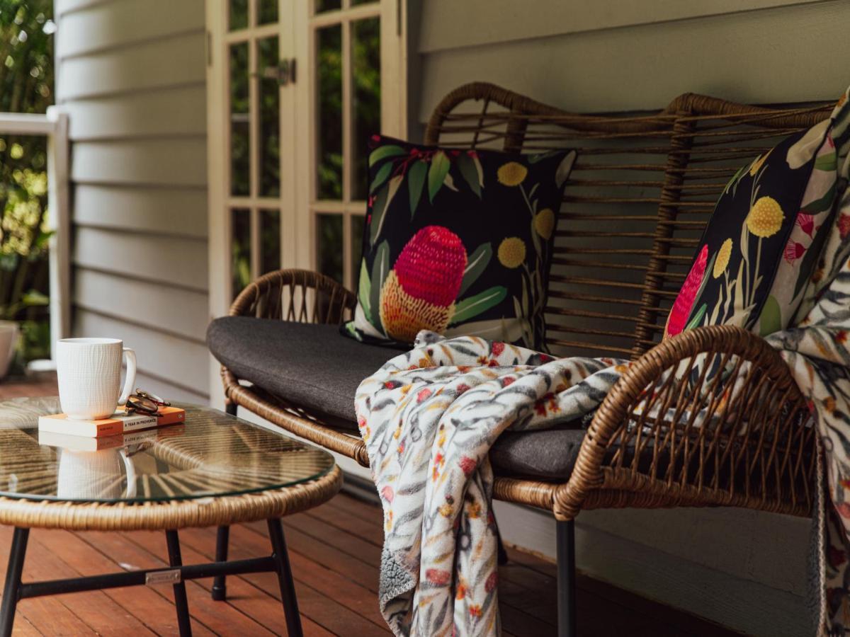 Romantic Cottage, Tamborine Mountain Экстерьер фото